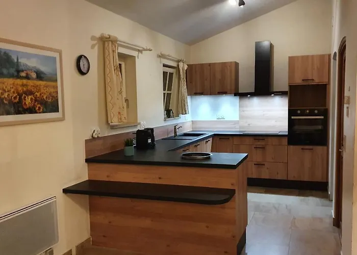 Les Myrtes * لي إيسامبر