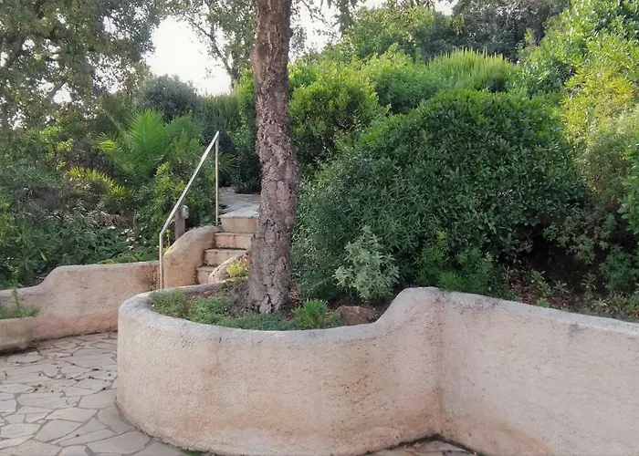 Les Myrtes فيلة لي إيسامبر